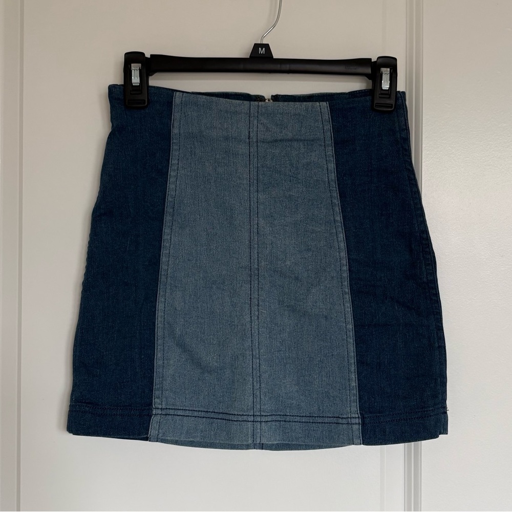 Free People Two-Tone Denim Mini Skirt.
Women XS or S